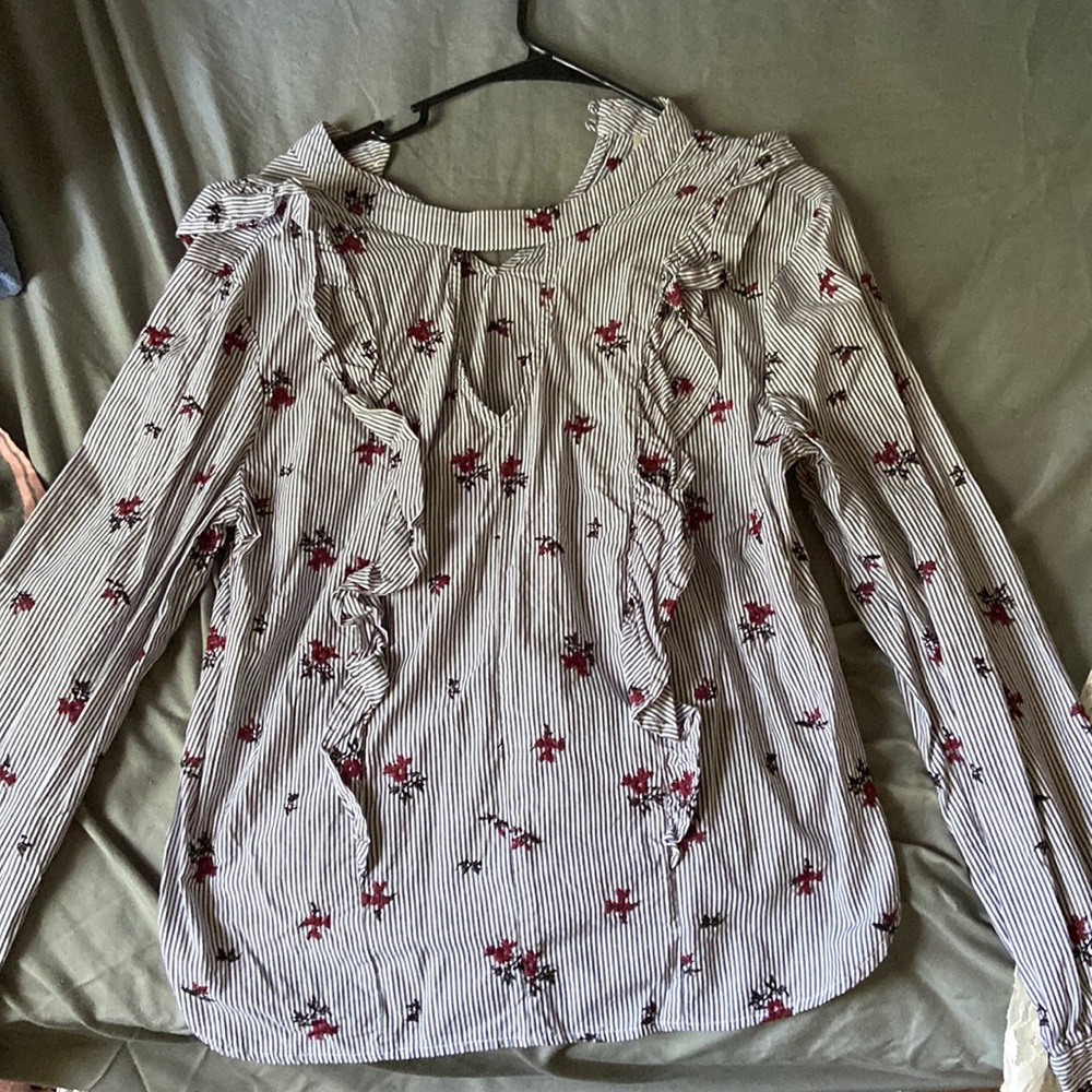 Large Mossimo brand shirt with flowers and stripes